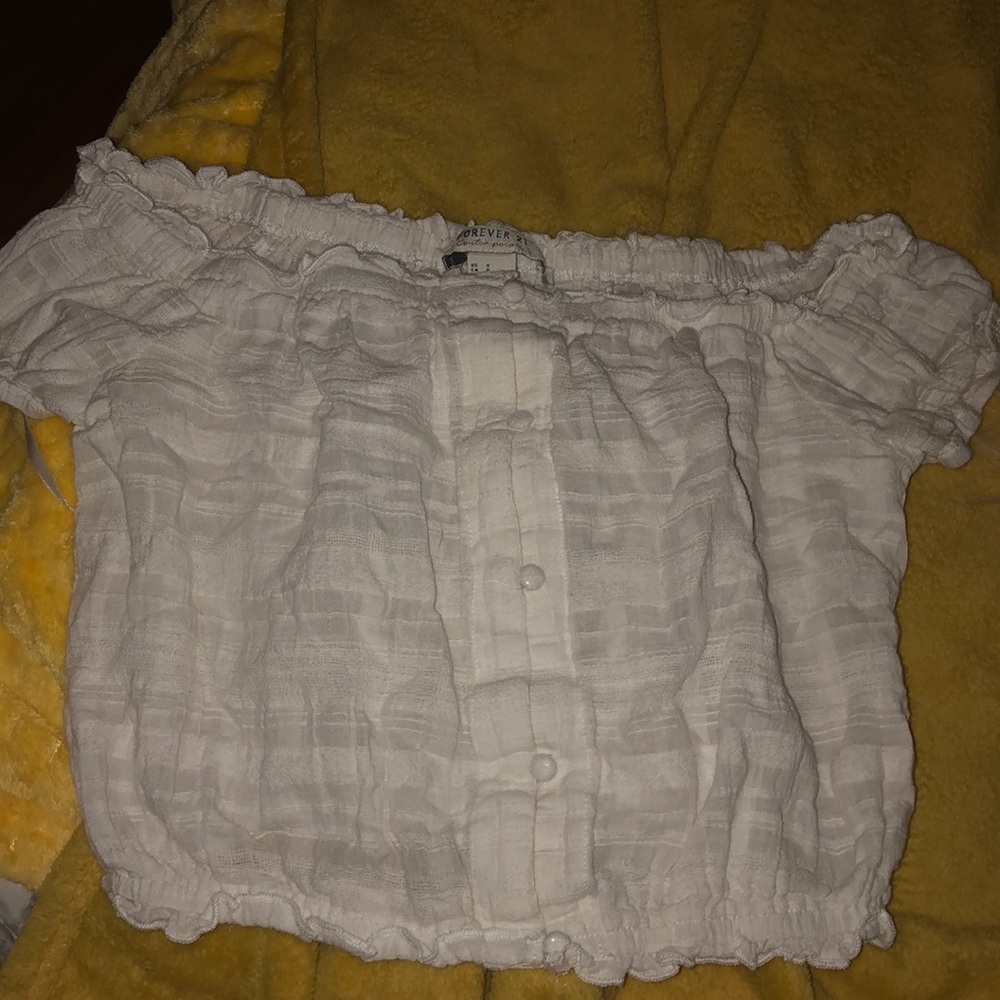 WHITE OFF THE SHOULDER CROPTOP